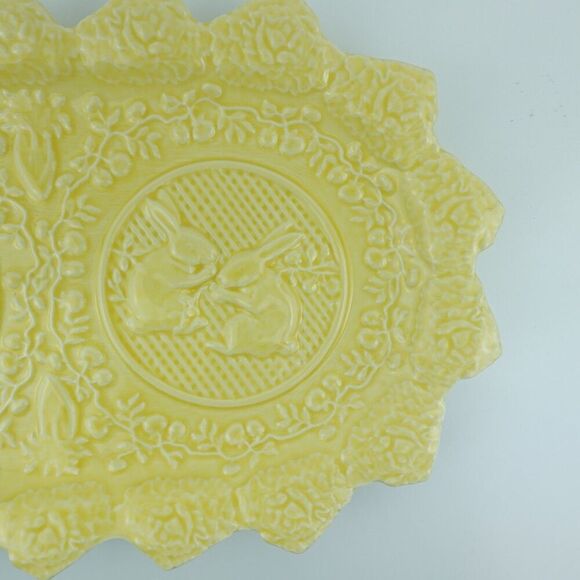 Bordallo Pinheiro Embossed Yellow Bunny Serving Platter Plate Majolica Portugal - Picture 4 of 7